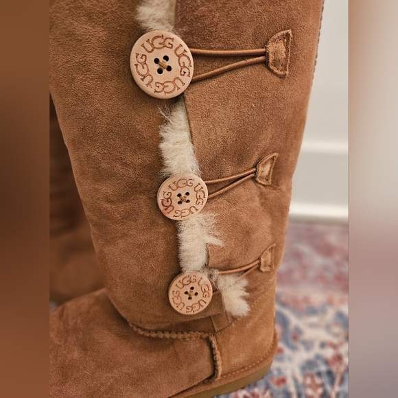 NWOT 🌟 UGG WOMEN'S BAILEY BUTTON TRIPLET II BOOT - Size 9 - Picture 8 of 11